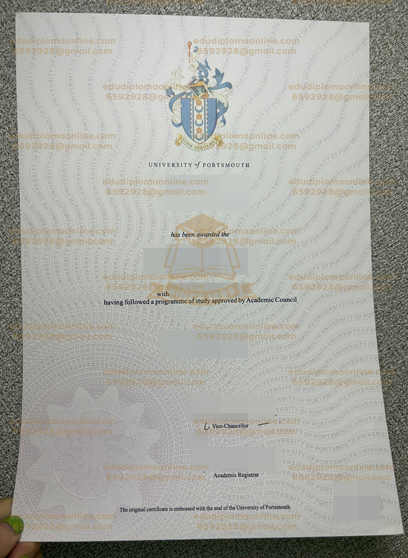 ポーツマス大学卒業証書